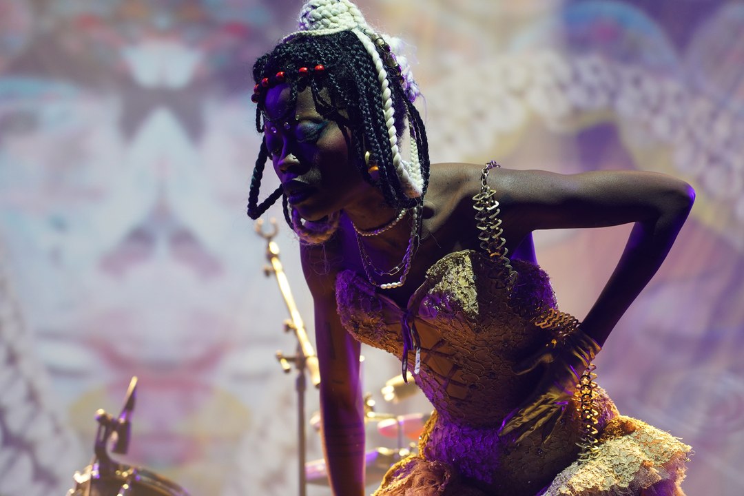 Fip en Trans : Jojo Abot "Among Men"
