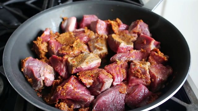 INDONESIAN FOOD (RENDANG BEEF) Part 1