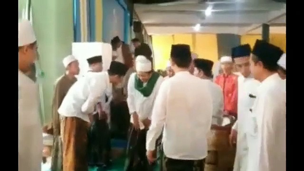 Subhanallah_Akhlak_Gus_Kautsar_kepada_KHR_Muhammad_Kholil_As'ad