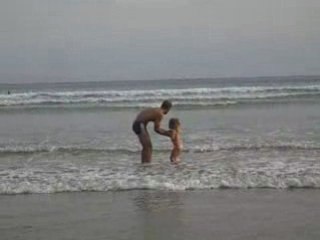 Romane apprivoise la mer...