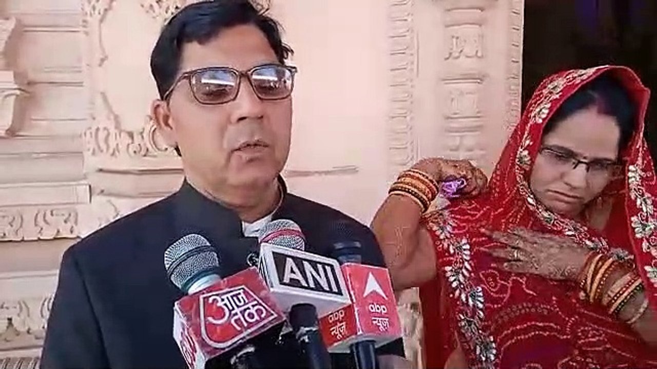 पत्नी का सपना किया पूरा, बेटी की शादी को बनाया यादगार, हेलीकॉप्टर से विदा की लाडली