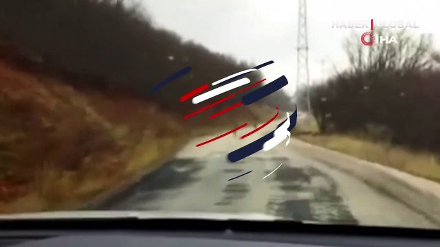 Tunceli'de cep telefonuyla görüntülendiler... Köy yoluna indiler