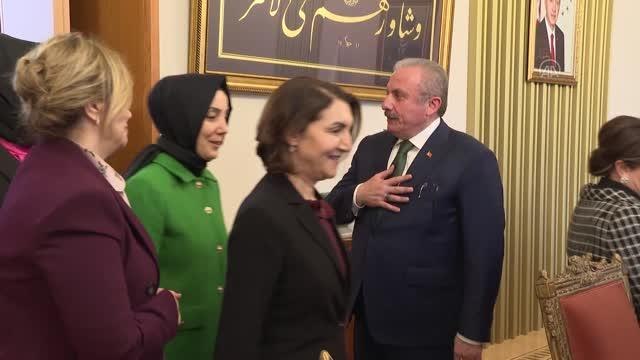 Başörtüsüne yönelik Anayasa değişikliği teklifi, TBMM Başkanlığına sunuldu