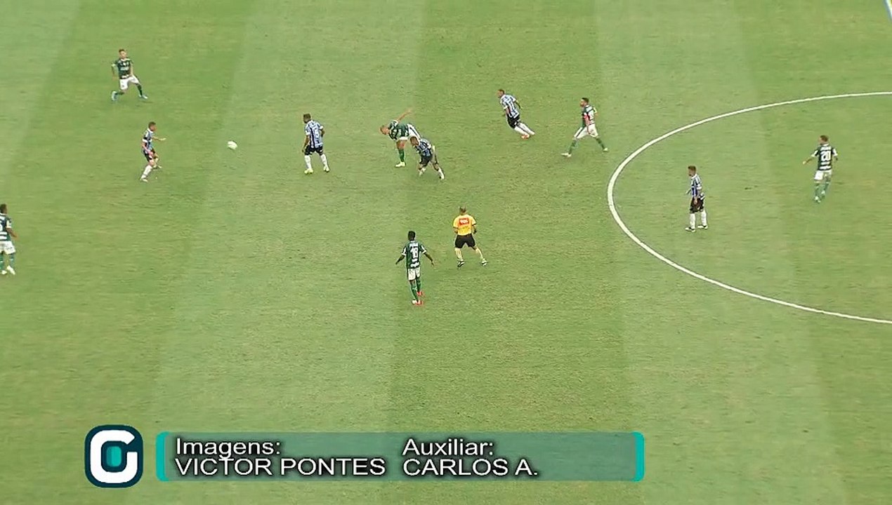 Pepê marca o segundo gol do Grêmio diante do Pa...