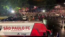 Torcida do São Paulo se aglomera em apoio ao time no Morumbi