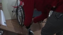 Silopi'de 16 tekerlekli sandalye dağıtıldı