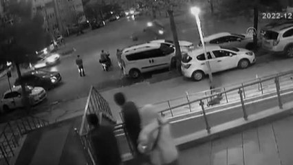 Beylikdüzü'nde otomobilin takla attığı kaza güvenlik kamerasına yansıdı