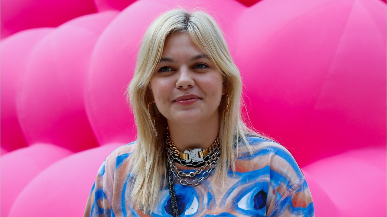 VOICI - "Ce n’est pas la période que j’ai envie de retenir" : Louane évoque sa jeunesse tourmentée