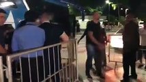 Após derrota, jogadores do Corinthians são cobrados por torcedores em chegada a hotel