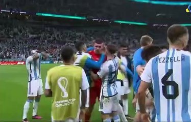 Tensión total: qué le dijo el Dibu a Enzo tras fallar el penal