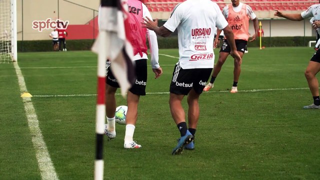 Confira imagens do treino do São Paulo no CT de Cotia 