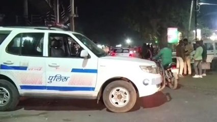 उज्जैन: सड़कों पर उतरे एडिशनल एसपी, देसी कट्टा-चाकू के साथ कई संदिग्ध हुए गिरफ्तार