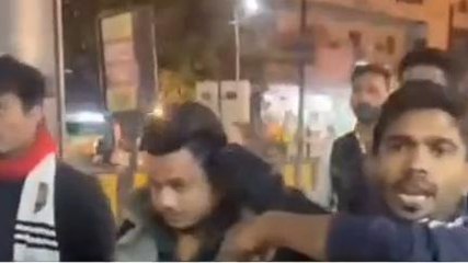 इंदौर : बजरंग दल ने पकड़ा लव जिहाद का मामला, पाटनीपुरा कैफे में हुई जमकर मारपीट