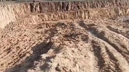 शामली: अवैध खनन कर मिट्टी बेचने के मामले में ग्राम प्रधान के वित्तीय अधिकार सीज