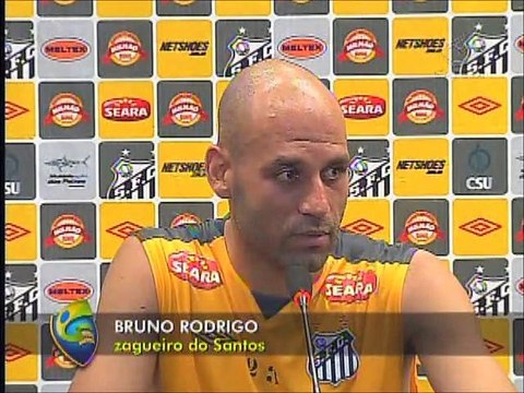 Jogadores do Santos celebram entrosamento da defesa da equipe