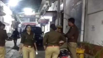 लखनऊ:सपा प्रवक्ता की बढ़ी मुश्किलें,घर पर कुर्की का चस्पा नोटिस