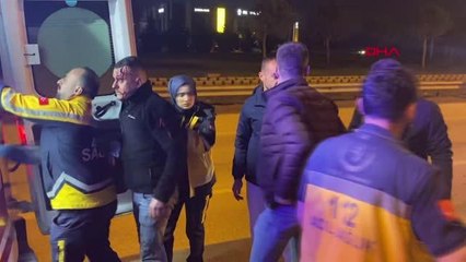 İNEGÖL'DE REFÜJE ÇIKAN OTOMOBİLİN SÜRÜCÜSÜ YARALANDI