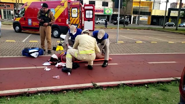 Mulher pede ajuda após ser ferida com golpes de tesoura no centro de Cascavel