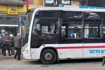 İzmir'de kamyon ortalığı savaş alanına çevirdi: 8 yaralı