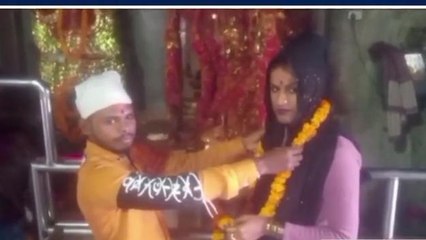 मऊ: एक युवक ने किन्नर से रचाई शादी, क्षेत्र में बना चर्चा का विषय, आप भी देखें खबर