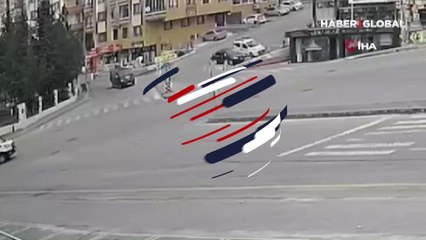 Başkent'te okul servisi böyle devrildi