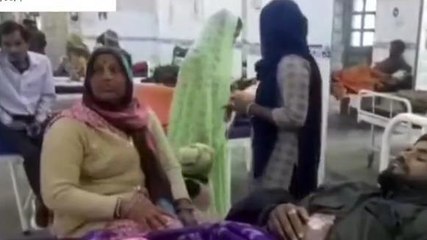 उज्जैन : बाइक सवार को चार पहिया वाहन ने मारी टक्कर, जिला अस्पताल में भर्ती