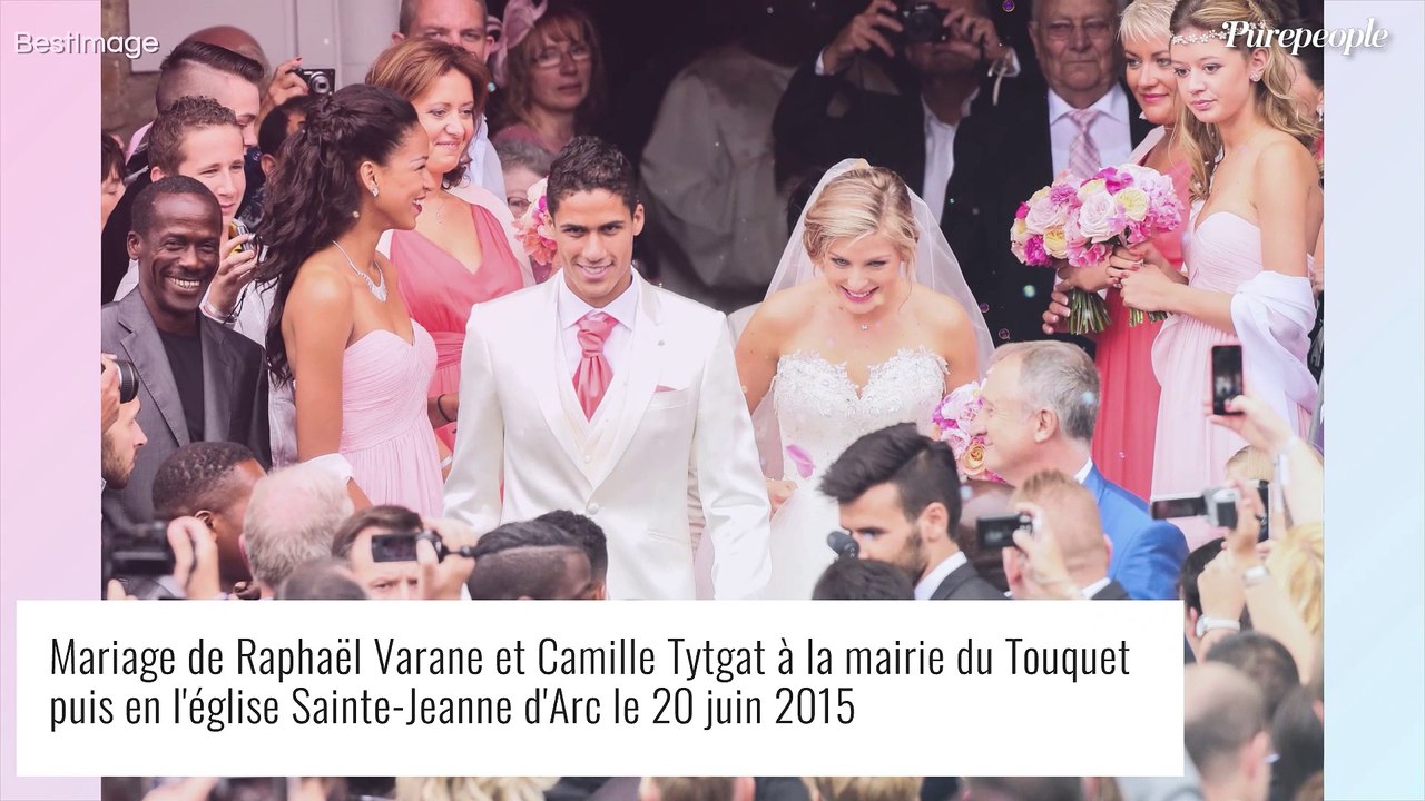 Raphaël Varane uni à Camille : sa femme sublime en robe bustier et maxi tulle pour leur mariage au Touquet !