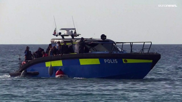 Италия приняла два судна с нелегальными мигрантами