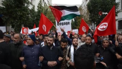 Tunus'ta Cumhurbaşkanı Said protesto edildiParlamento seçimlerini boykot çağrısı