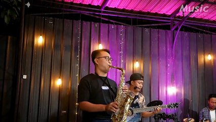 Esa Risty - Pergi Hilang Dan Lupakan (Official Live Music) Lupakanlah Semua kenangan Ini_2