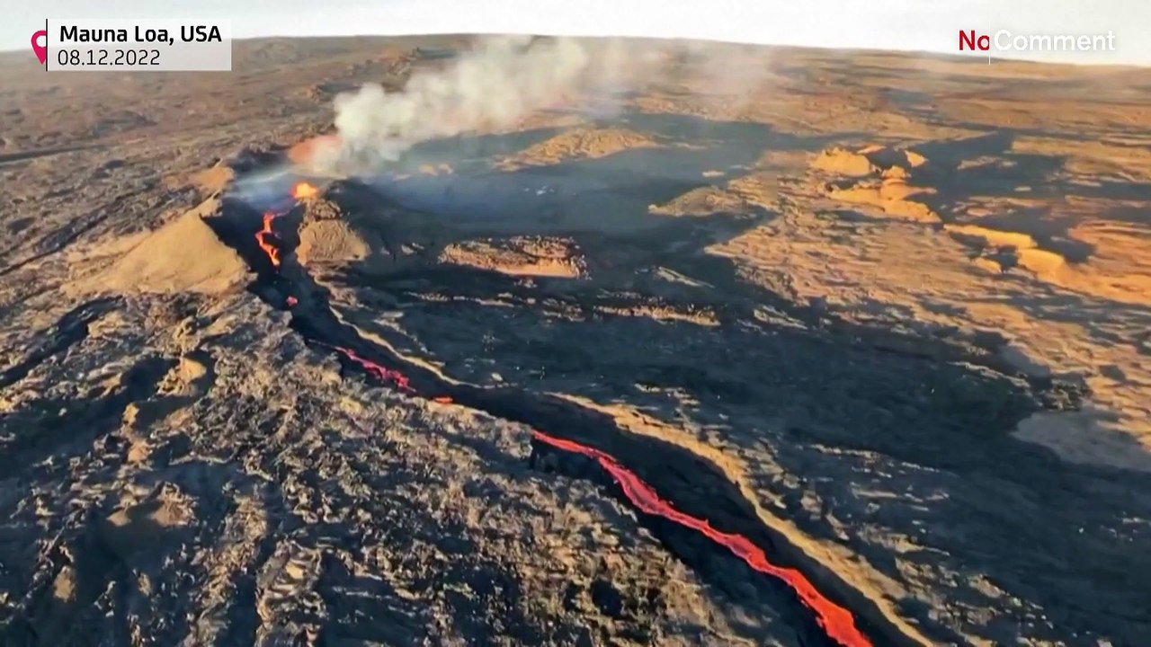 No comment | Ríos de lava siguen fluyendo del volcán Manua Loa en Hawai
