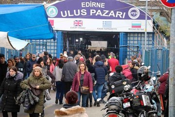 Edirne'ye akın eden Bulgarlar esnafın yüzünü güldürdü