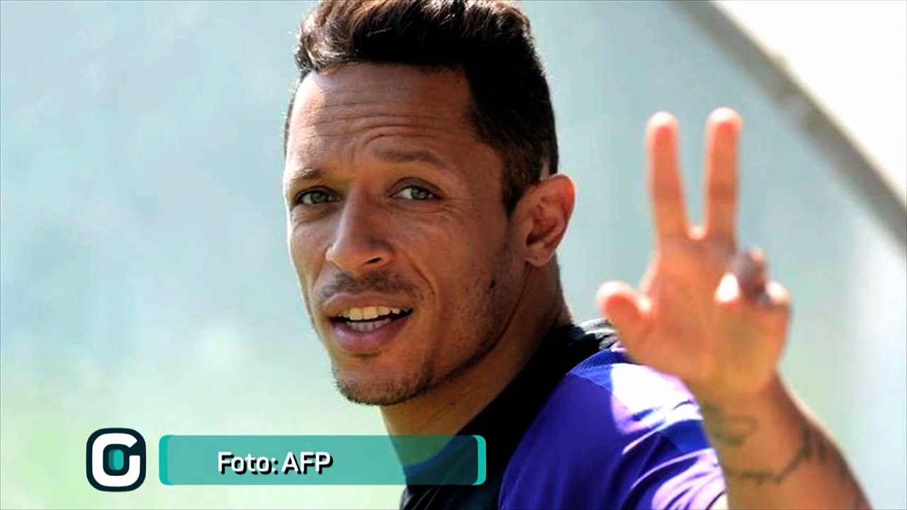 Tricolor adota cautela em negociação com Adriano