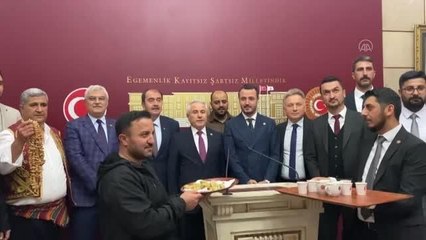 AK Parti Burdur milletvekillerinden salep ikramı