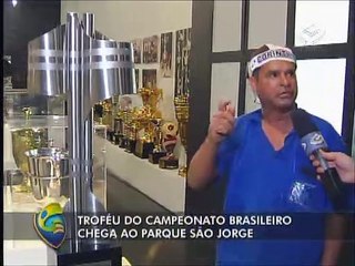 Troféu do Brasileirão chega ao Parque São Jorge