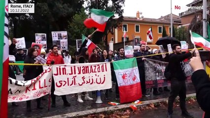 Cientos de italianos se solidarizan con los manifestantes iraníes