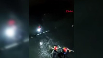 İSTANBUL-KÜÇÜKÇEKMECE'DE SU KANALINA DÜŞEN KÖPEĞİ İTFAİYE KURTARDI