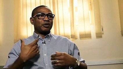 Histórias de Sampaio Espera pelas notas dos jornais em 1993