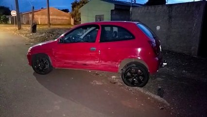 BMW colide contra dois veículos no Bairro Santa Felicidade