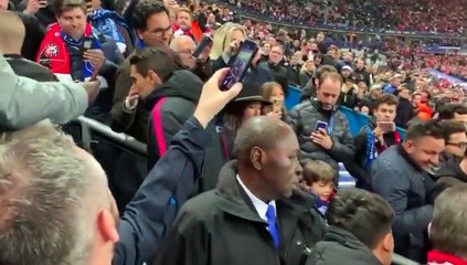 Após vice do PSG na Copa da França, Neymar agride torcedor do Rennes