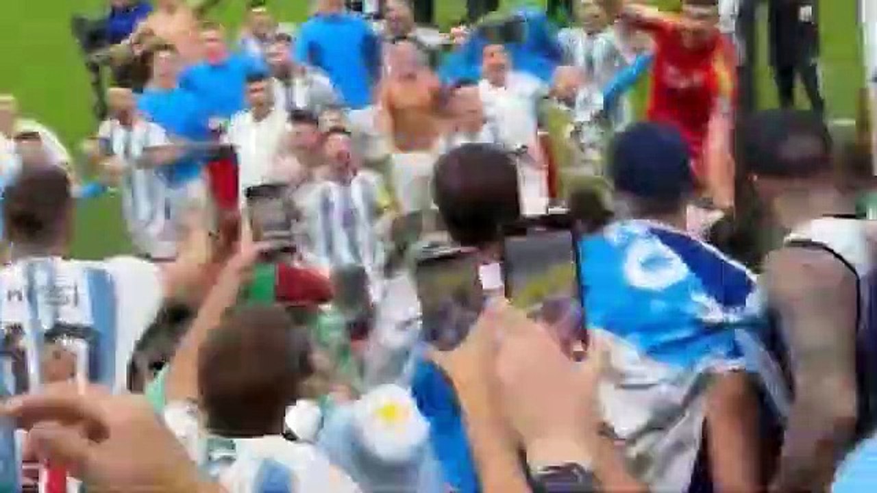 Netherlands vs Argentina  ● 2022 World Cup Quarterfinal ● Messi And Argentina Players Crazy Celebration After Win Against The Netherlands After Penalties  Messi und argentinische Spieler feiern nach dem Sieg gegen die Niederlande
