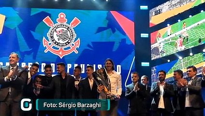 Júnior Urso espera estar livre de lesão quando voltar ao campo