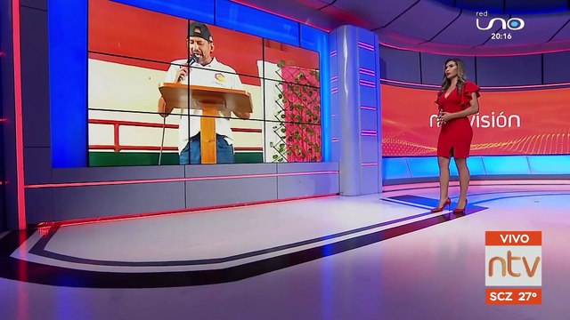 Luis Fernando Camacho Gobernador de Santa Cruz habla en la concentración en apoyo a lideres cívicos