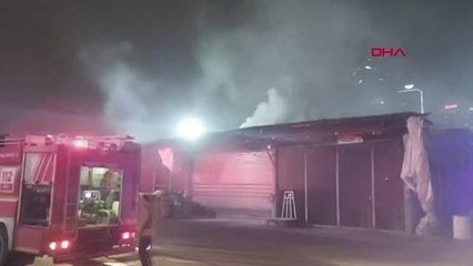 İSTANBUL-ATAŞEHİR'DE SEBZE VE MEYVE HALİNDE YANGIN