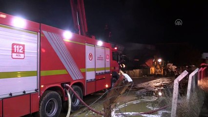 Mobilya fabrikası yangında hasar gördü