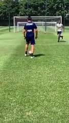 Em pleno domingo, Pato vai ao CT do São Paulo treinar finalizações