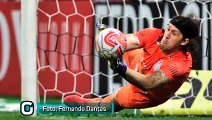 Cássio salva e Corinthians pega o Santos na semifinal