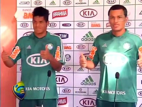 Leandro e Léo Gago são apresentados no Palmeiras