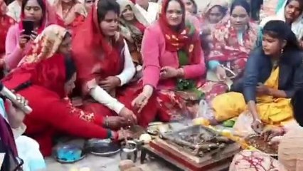 छतरपुर : आंगनबाड़ी कार्यकर्ताओं ने CM को सद्बुद्धि देने के लिए किया वैदिक विधि-विधान से यज्ञ