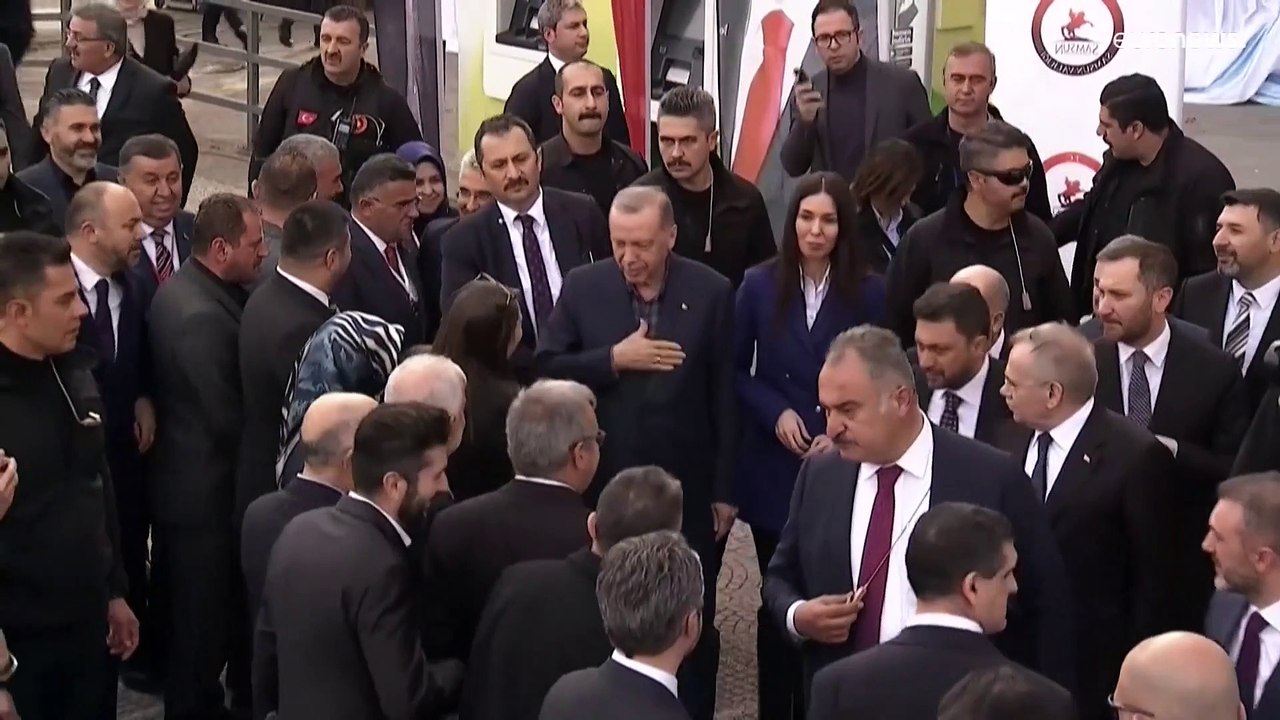 'Gesegnete Flagge an Jugend übergeben' - Ist Erdogan amtsmüde?